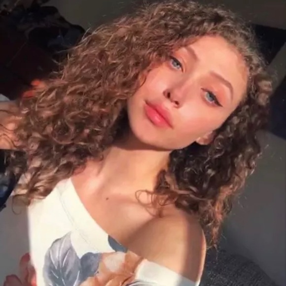 Meet your Posher, Athena - Picture 1 of 1